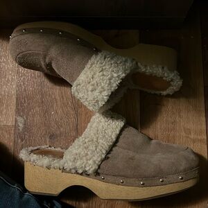 Practically new Clogs